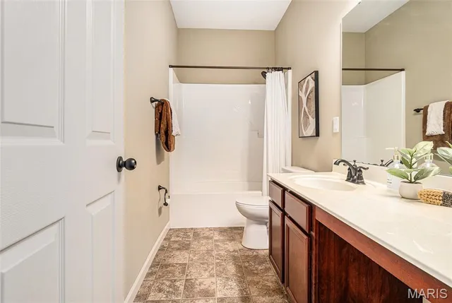 $385,000 | 506 Country Landing Drive, Lake St. Louis, MO 63367