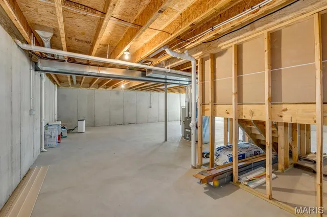 $385,000 | 506 Country Landing Drive, Lake St. Louis, MO 63367