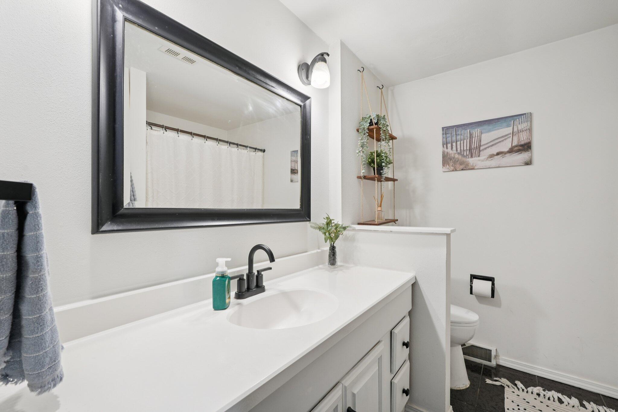 293 Meadowside Court Pewaukee, WI 53072 - Photo 18 of 39 Full Bath