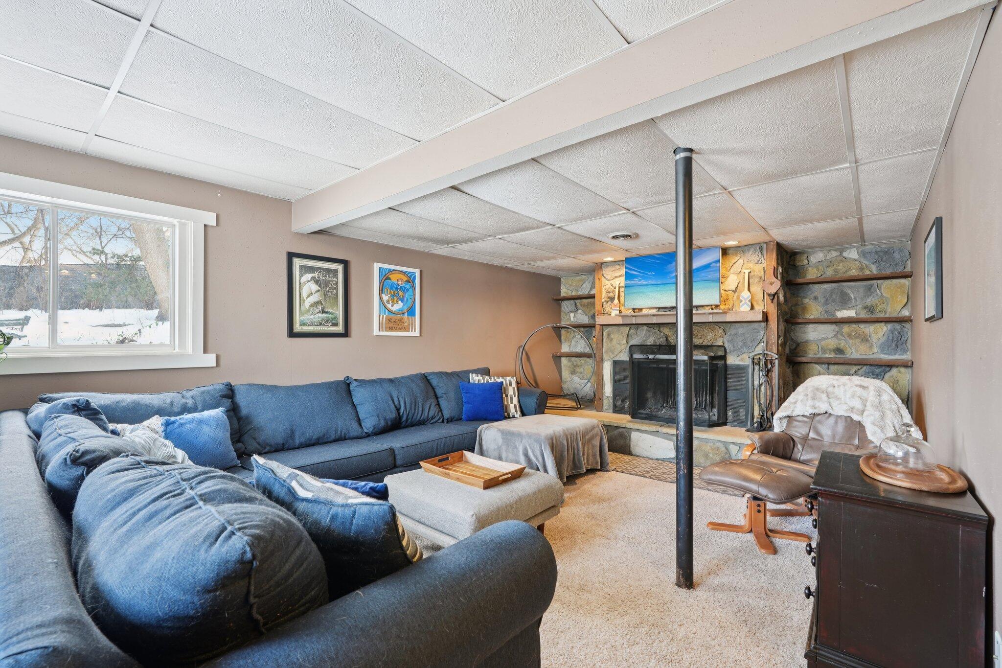 293 Meadowside Court Pewaukee, WI 53072 - Photo 28 of 39 LL