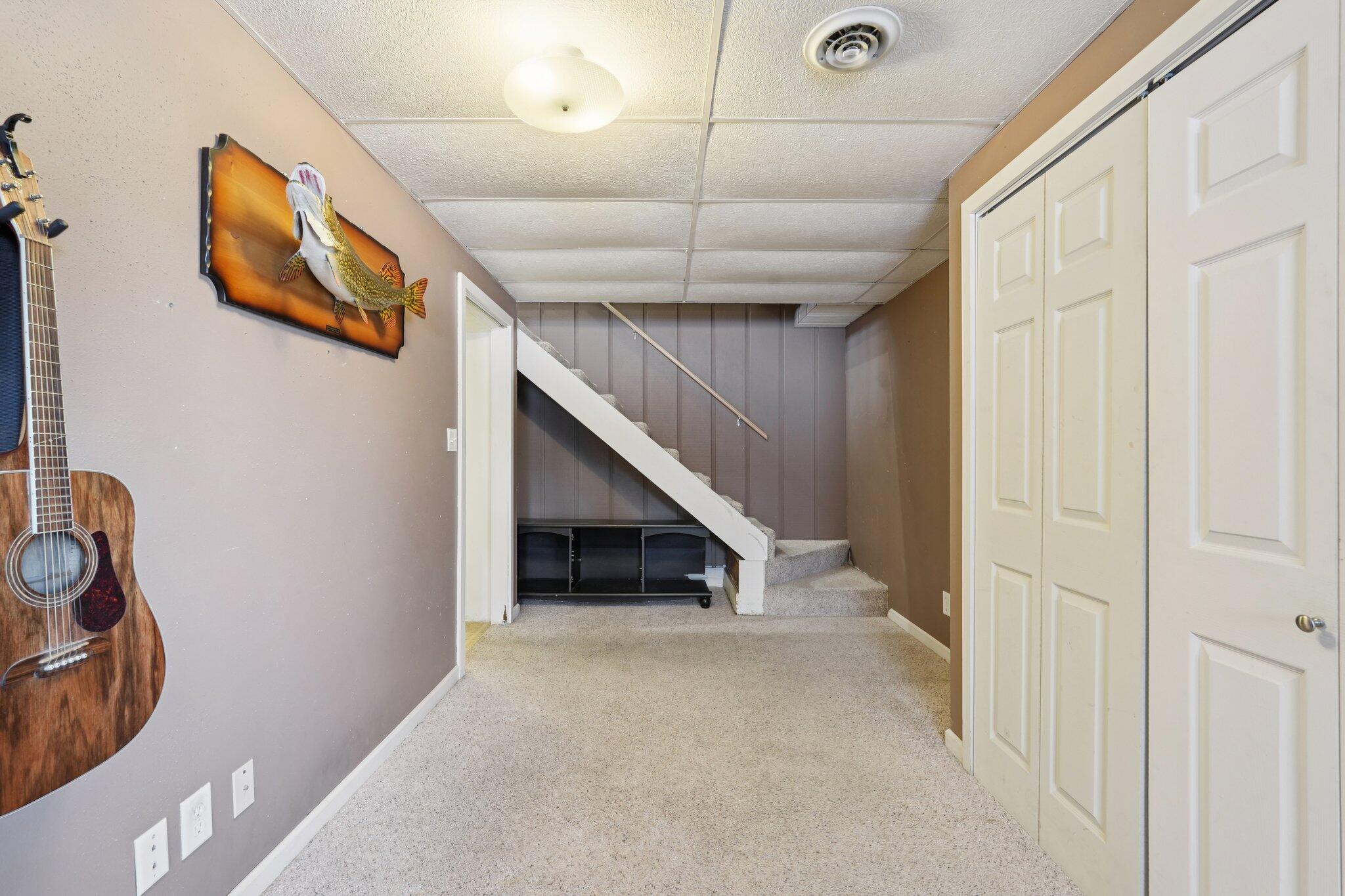 293 Meadowside Court Pewaukee, WI 53072 - Photo 30 of 39 LL