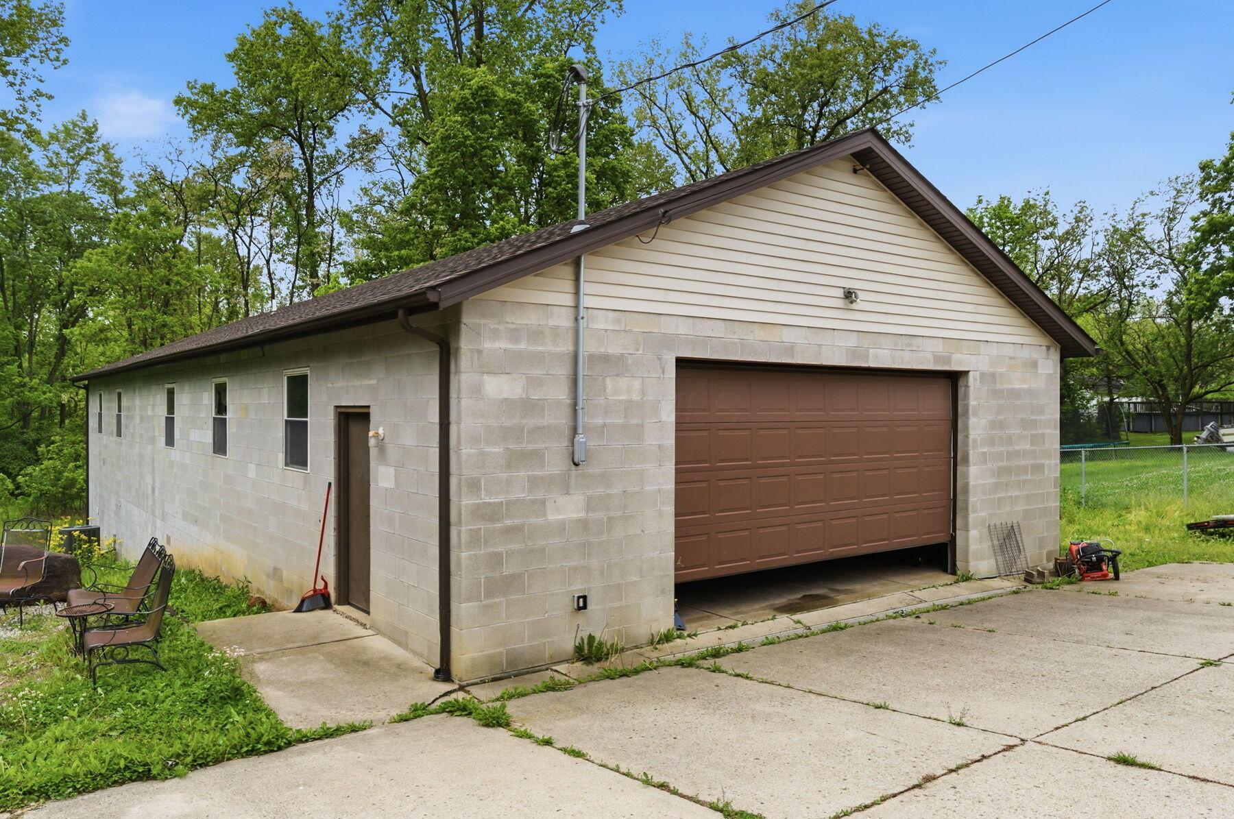 1691 Dyer Road Grove City, OH 43123 - Photo 89 of 108 garage