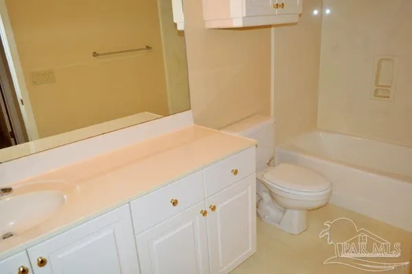 $2,150 | 4078 Oak Pointe Drive, Gulf Breeze, FL 32563