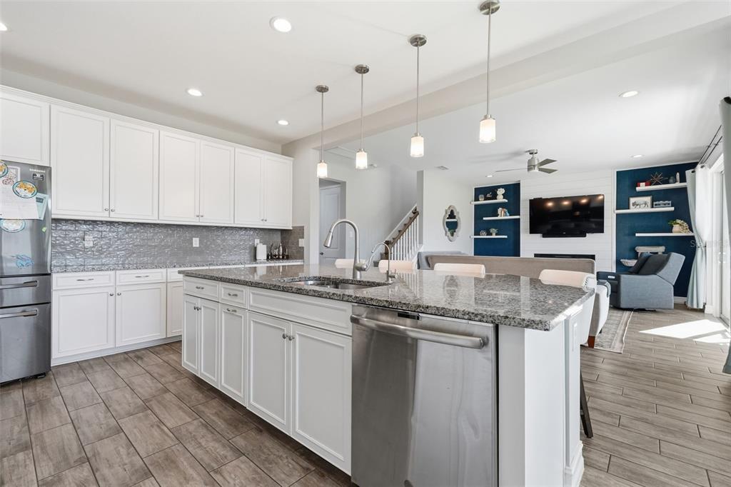 12112 Rustic River Way Tampa, FL 33635 - Photo 6 of 41