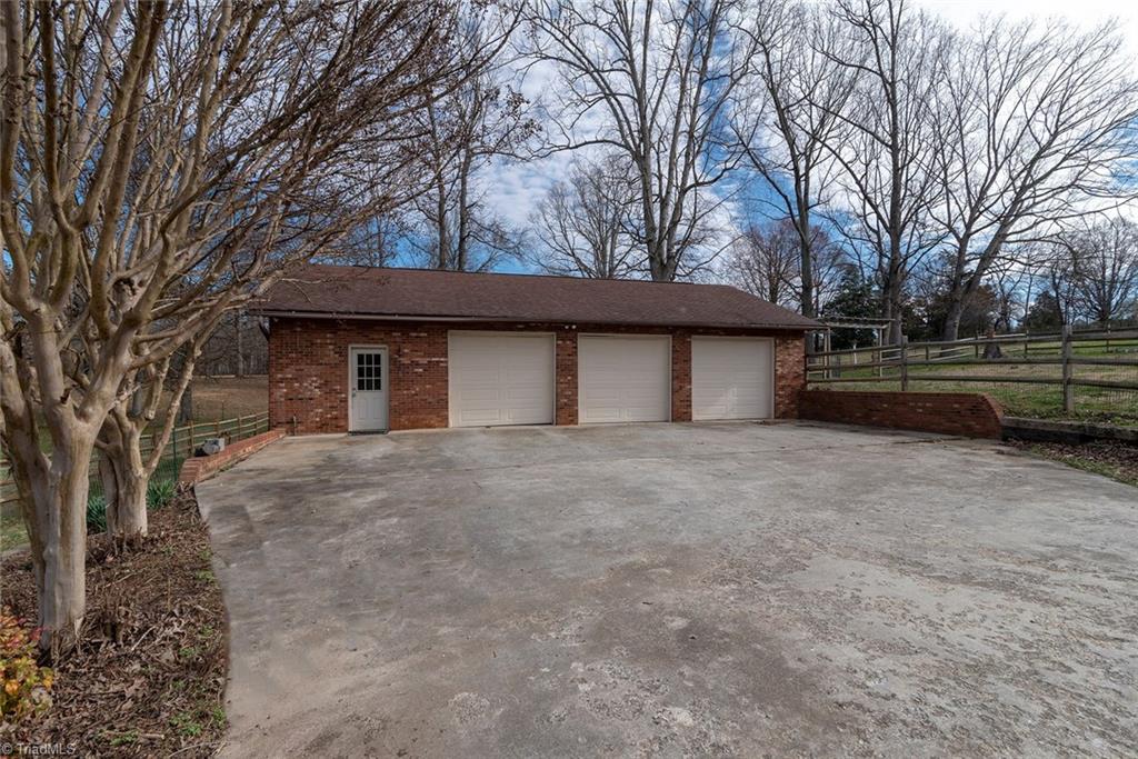 8151 Center Grove Church Road Clemmons, NC 27012 - Photo 28 of 30 Plenty of parking and turn around space.
