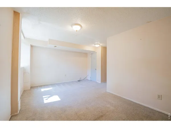 a picture of a bench in a floor