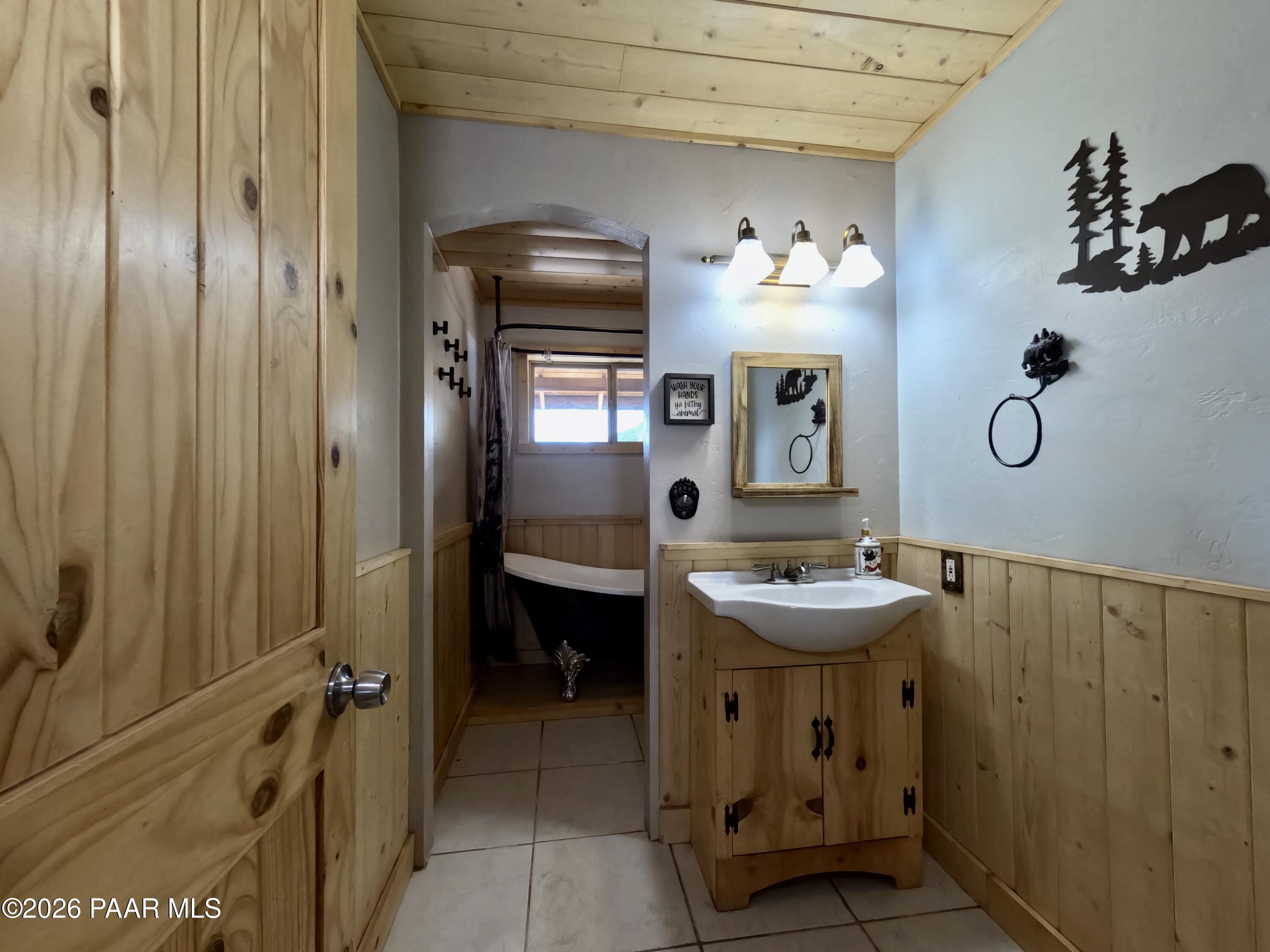 33867 West Whiskey River Road Seligman, AZ 86337 - Photo 13 of 50 Bathroom Main
