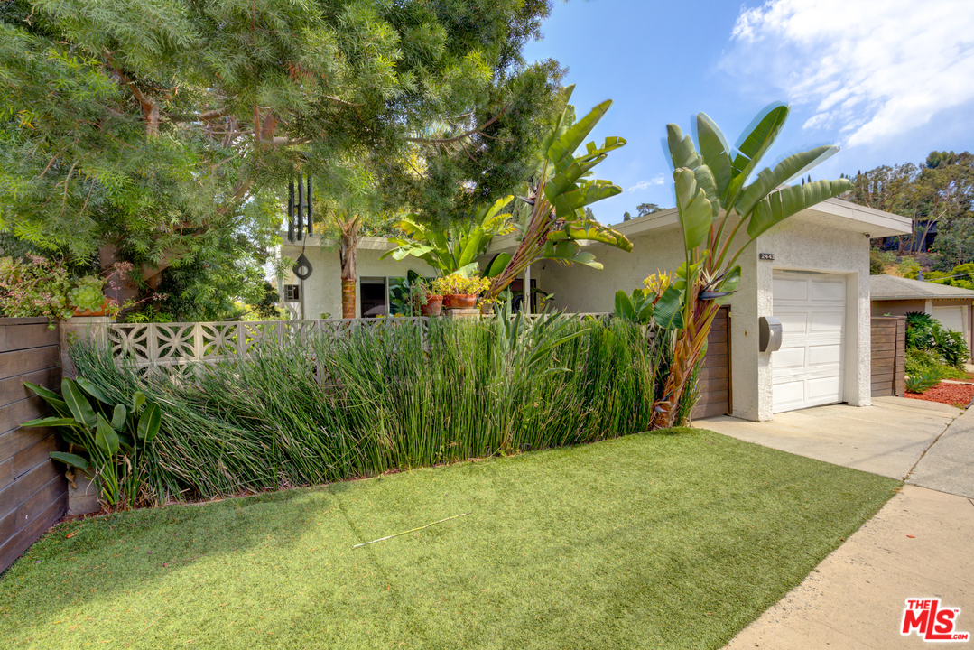 2448 Riverside Place Los Angeles, CA 90039 - Photo 2 of 52