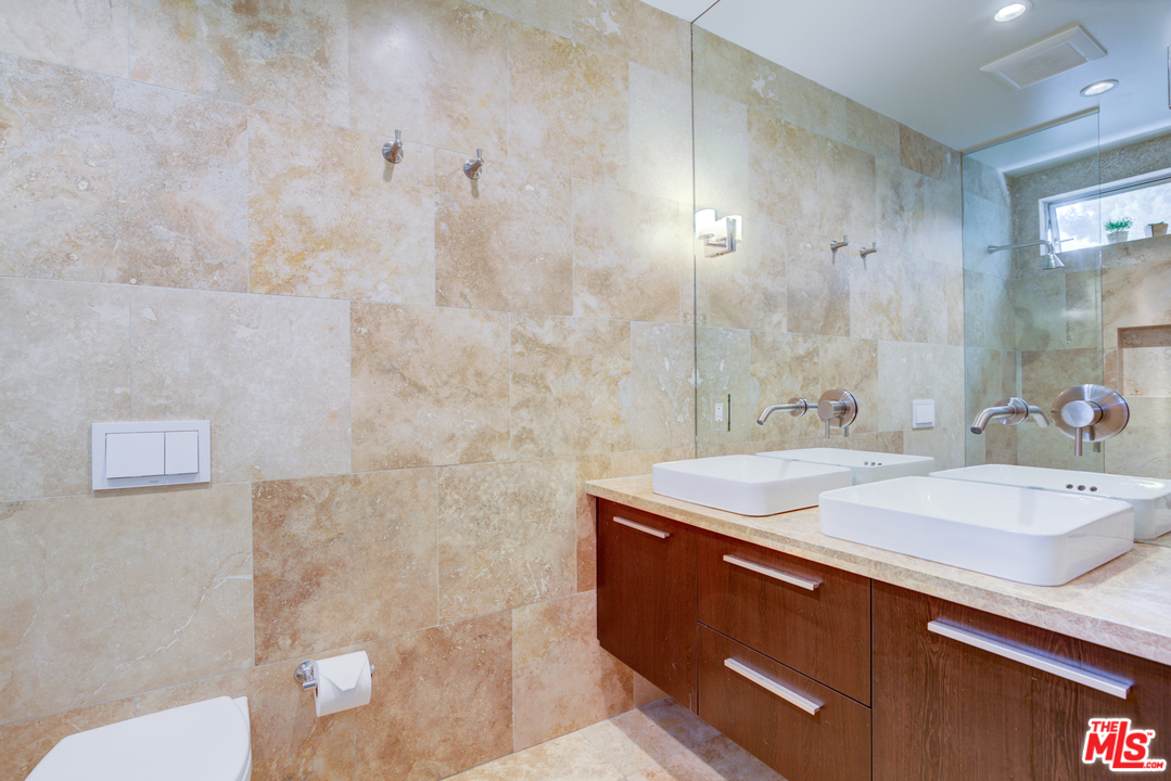 2448 Riverside Place Los Angeles, CA 90039 - Photo 27 of 52
