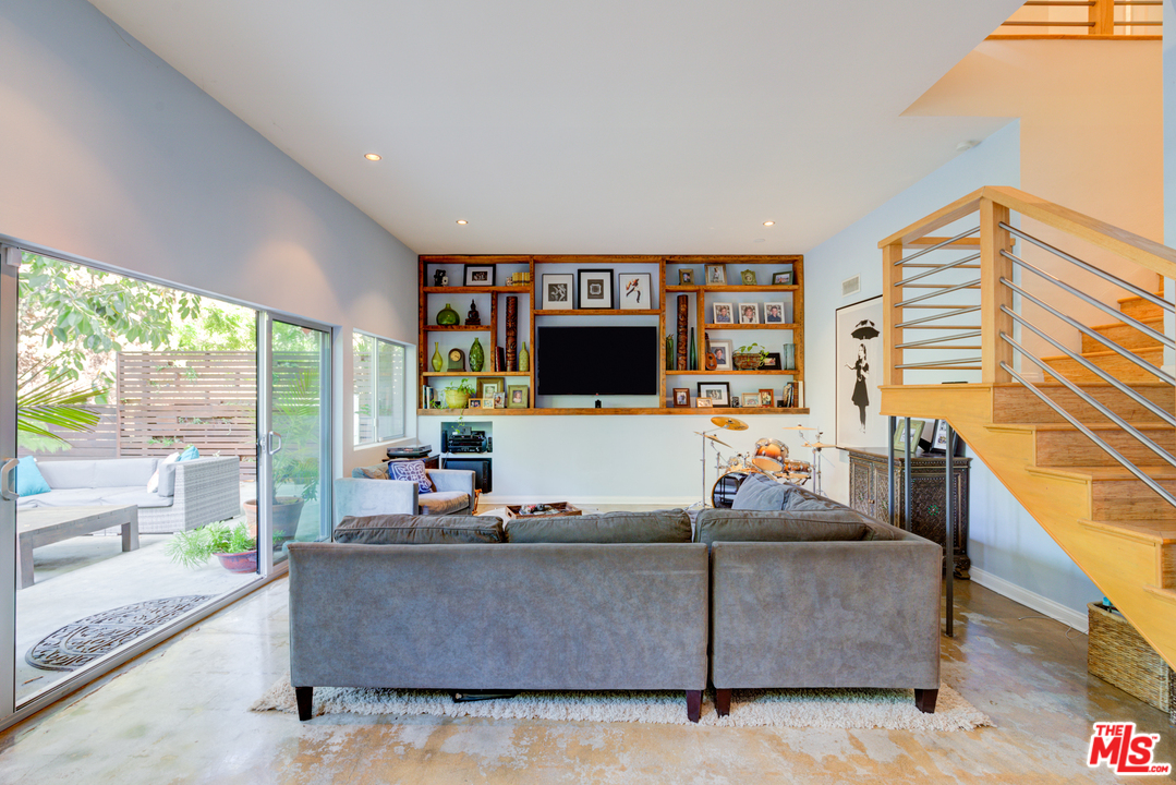 2448 Riverside Place Los Angeles, CA 90039 - Photo 35 of 52