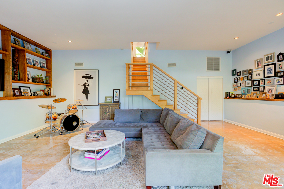 2448 Riverside Place Los Angeles, CA 90039 - Photo 36 of 52
