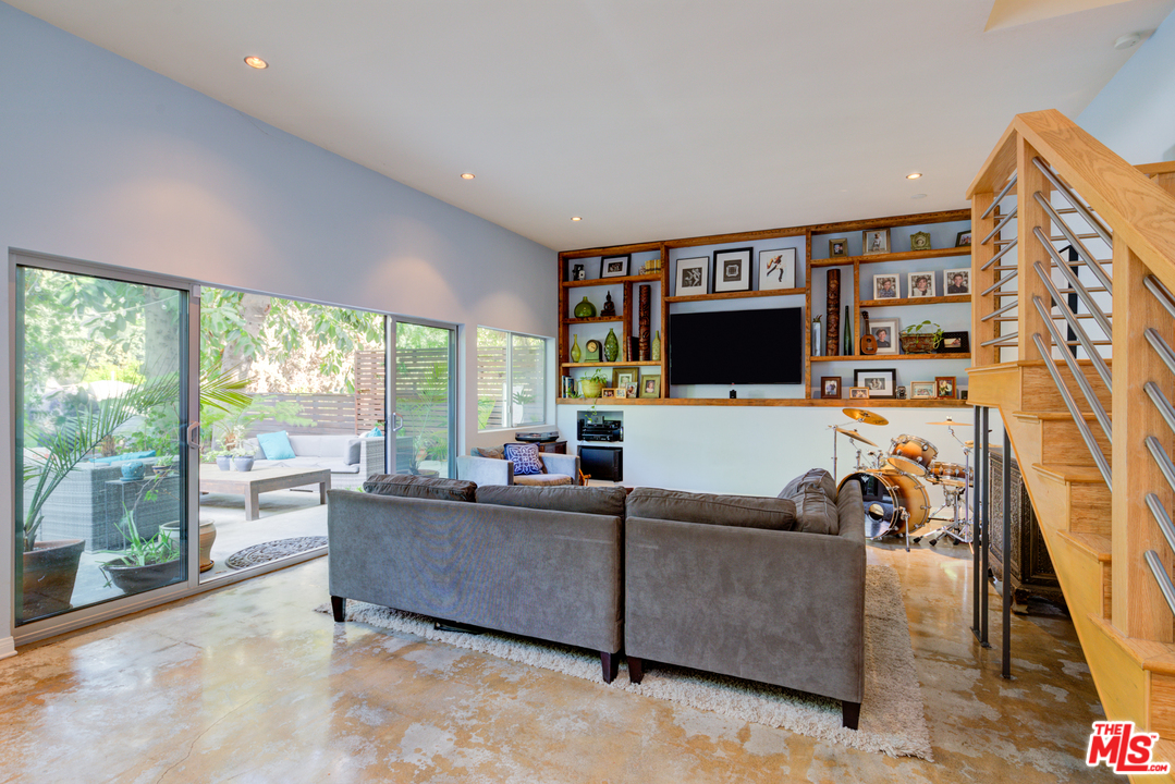 2448 Riverside Place Los Angeles, CA 90039 - Photo 37 of 52