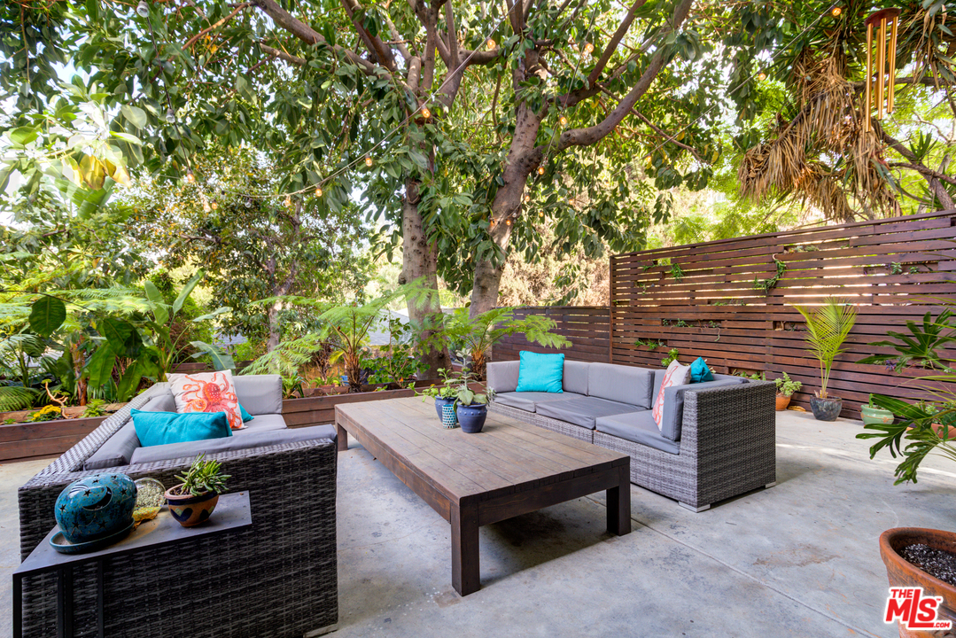 2448 Riverside Place Los Angeles, CA 90039 - Photo 38 of 52