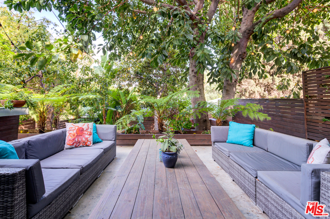 2448 Riverside Place Los Angeles, CA 90039 - Photo 39 of 52