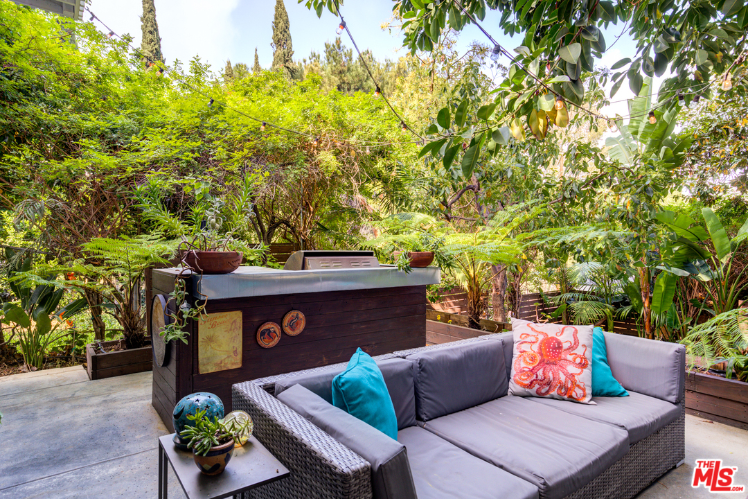 2448 Riverside Place Los Angeles, CA 90039 - Photo 40 of 52