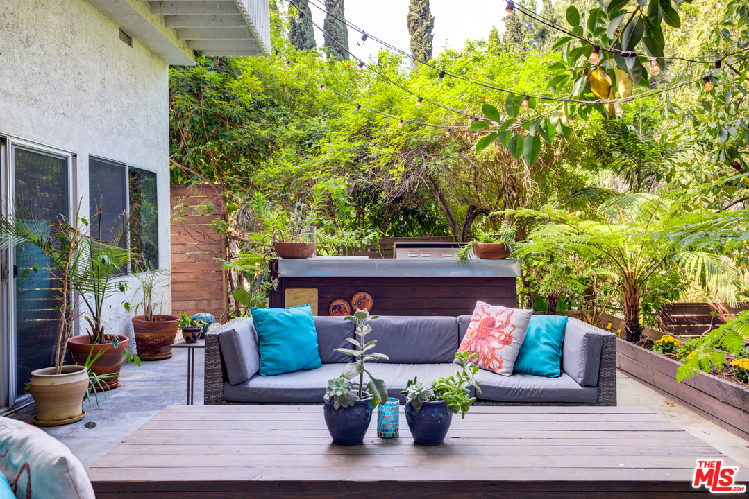 2448 Riverside Place Los Angeles, CA 90039 - Photo 41 of 52