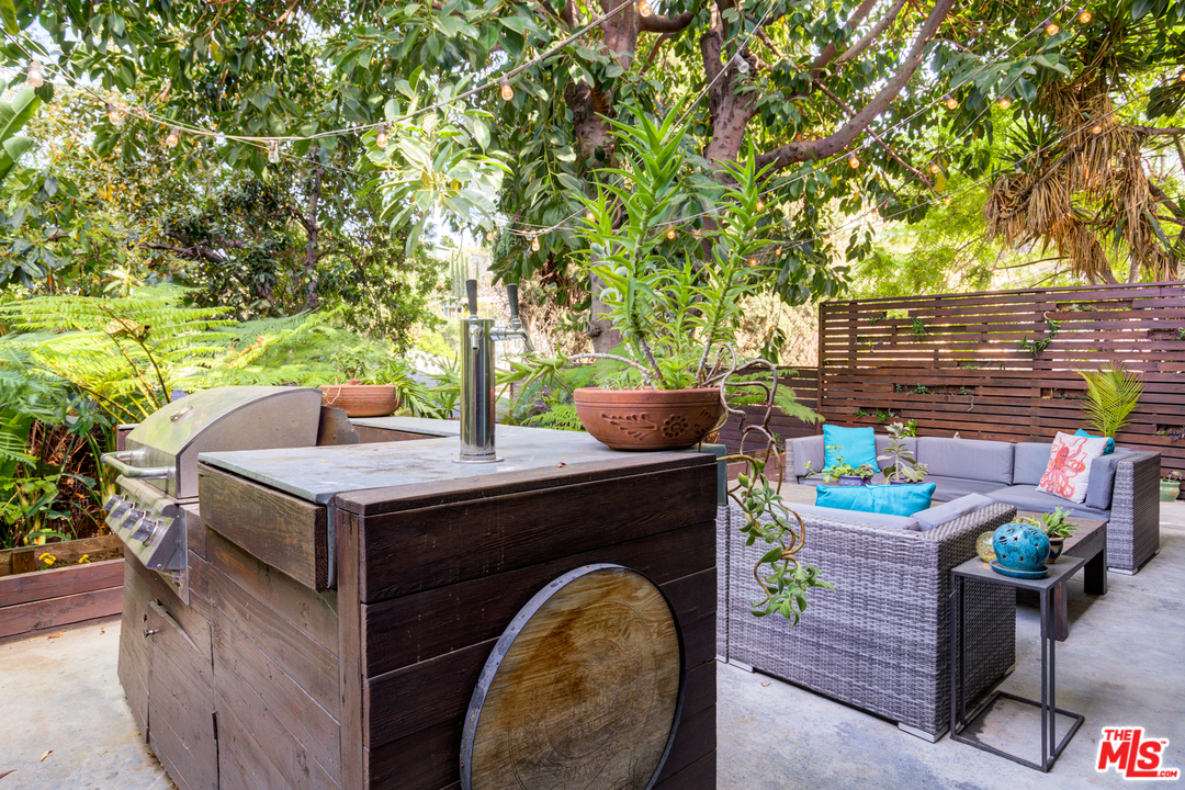 2448 Riverside Place Los Angeles, CA 90039 - Photo 42 of 52