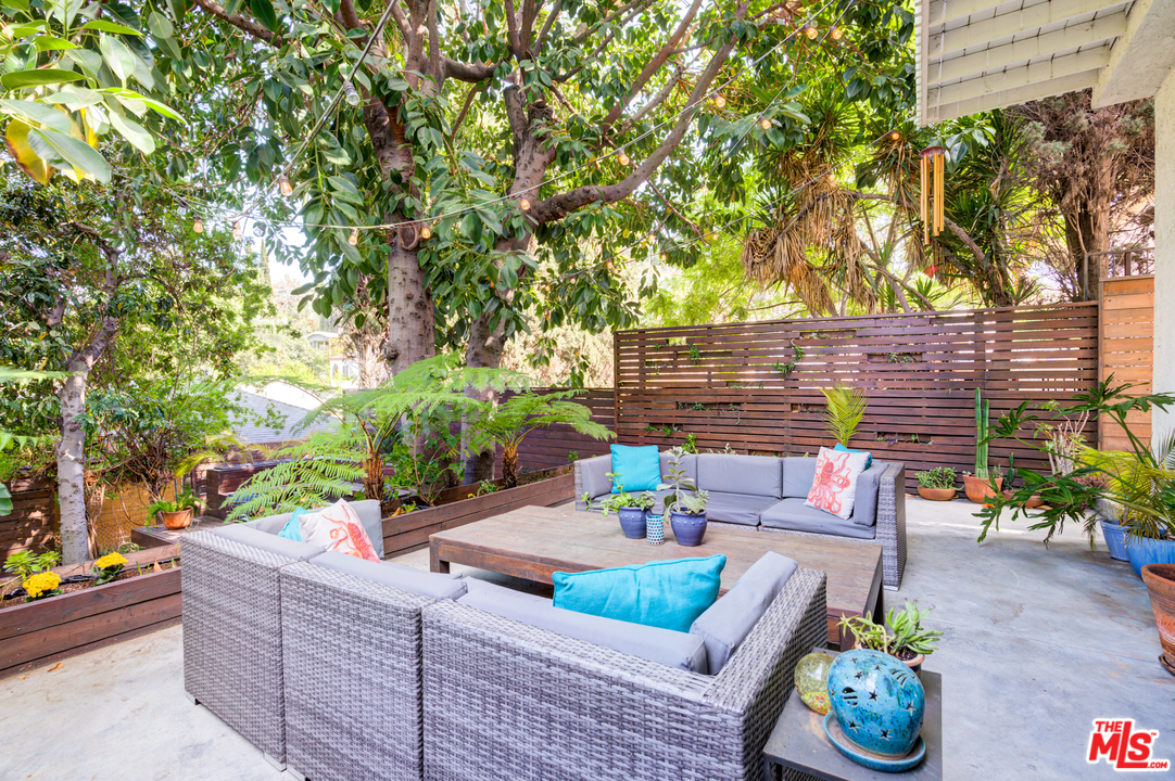 2448 Riverside Place Los Angeles, CA 90039 - Photo 43 of 52