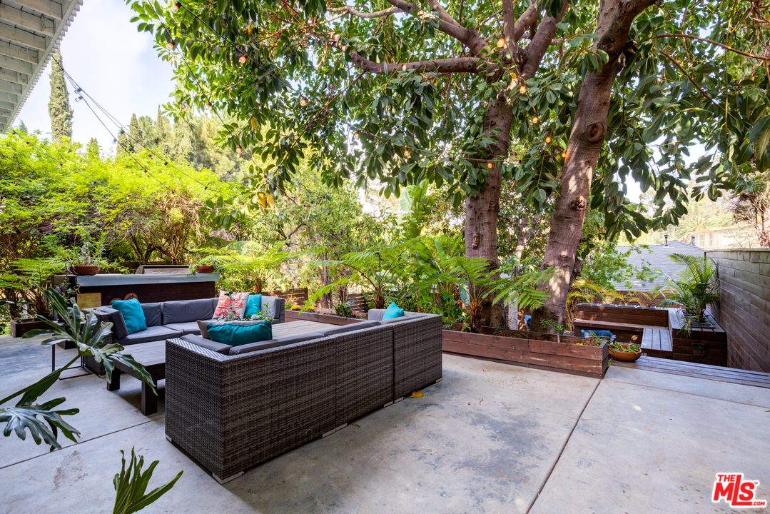 2448 Riverside Place Los Angeles, CA 90039 - Photo 44 of 52