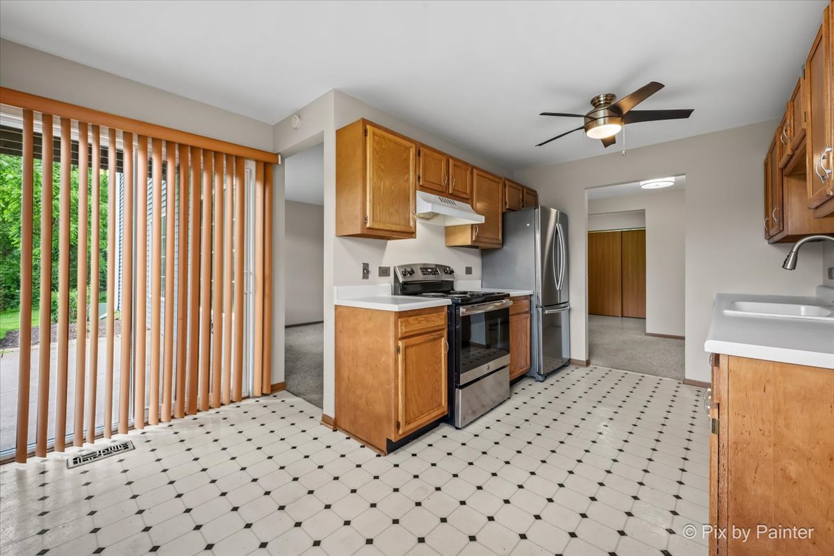 917 Golf Course Road, Unit 2 Crystal Lake, IL 60014 - Photo 7 of 44