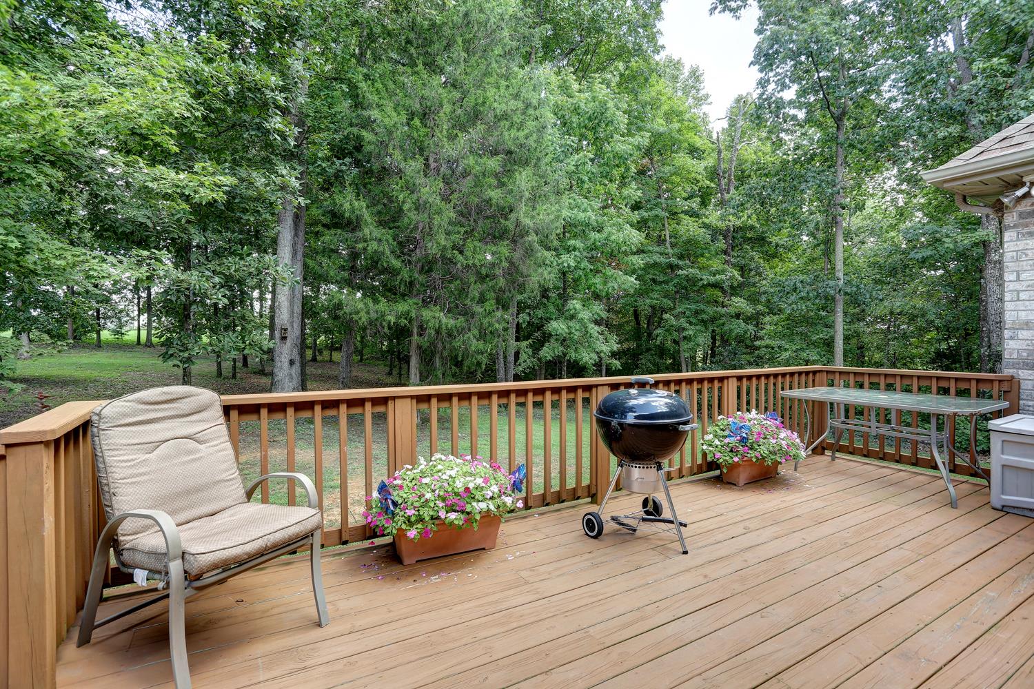 105 Lear Road Portland, TN 37148 - Photo 19 of 25 a view of balcony with furniture and trees