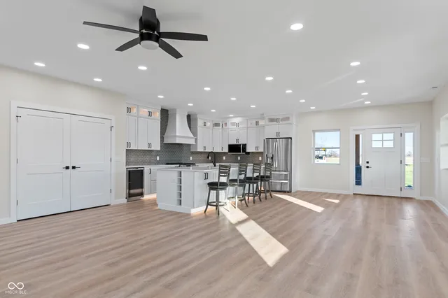 $1,250,000 | 1928 North 300th Street West, Greenfield, IN 46140