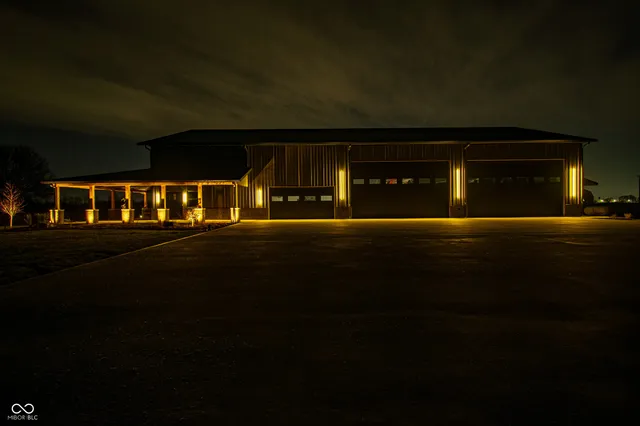 $1,250,000 | 1928 North 300th Street West, Greenfield, IN 46140