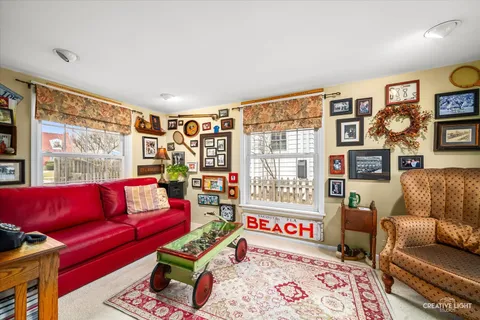 $549,000 | 145 E Road, Glen Ellyn, IL 60137