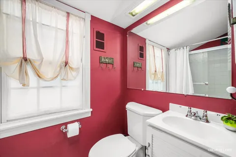 $549,000 | 145 E Road, Glen Ellyn, IL 60137