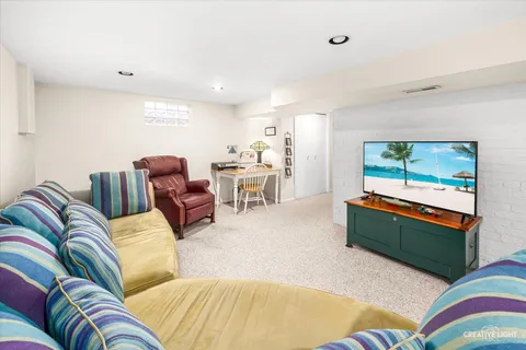 $549,000 | 145 E Road, Glen Ellyn, IL 60137