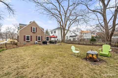 $549,000 | 145 E Road, Glen Ellyn, IL 60137