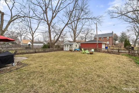 $549,000 | 145 E Road, Glen Ellyn, IL 60137