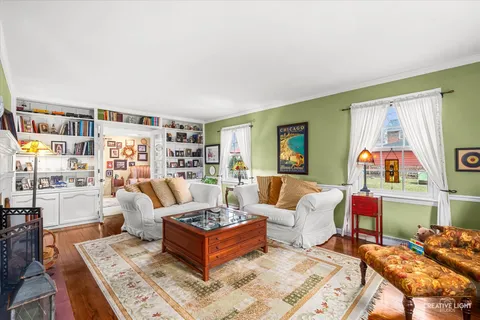 $549,000 | 145 E Road, Glen Ellyn, IL 60137