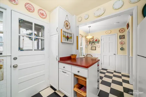 $549,000 | 145 E Road, Glen Ellyn, IL 60137