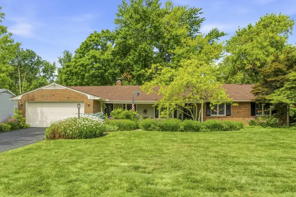 $699,900 | 3795 Surrey Hill Place, Upper Arlington, OH 43220