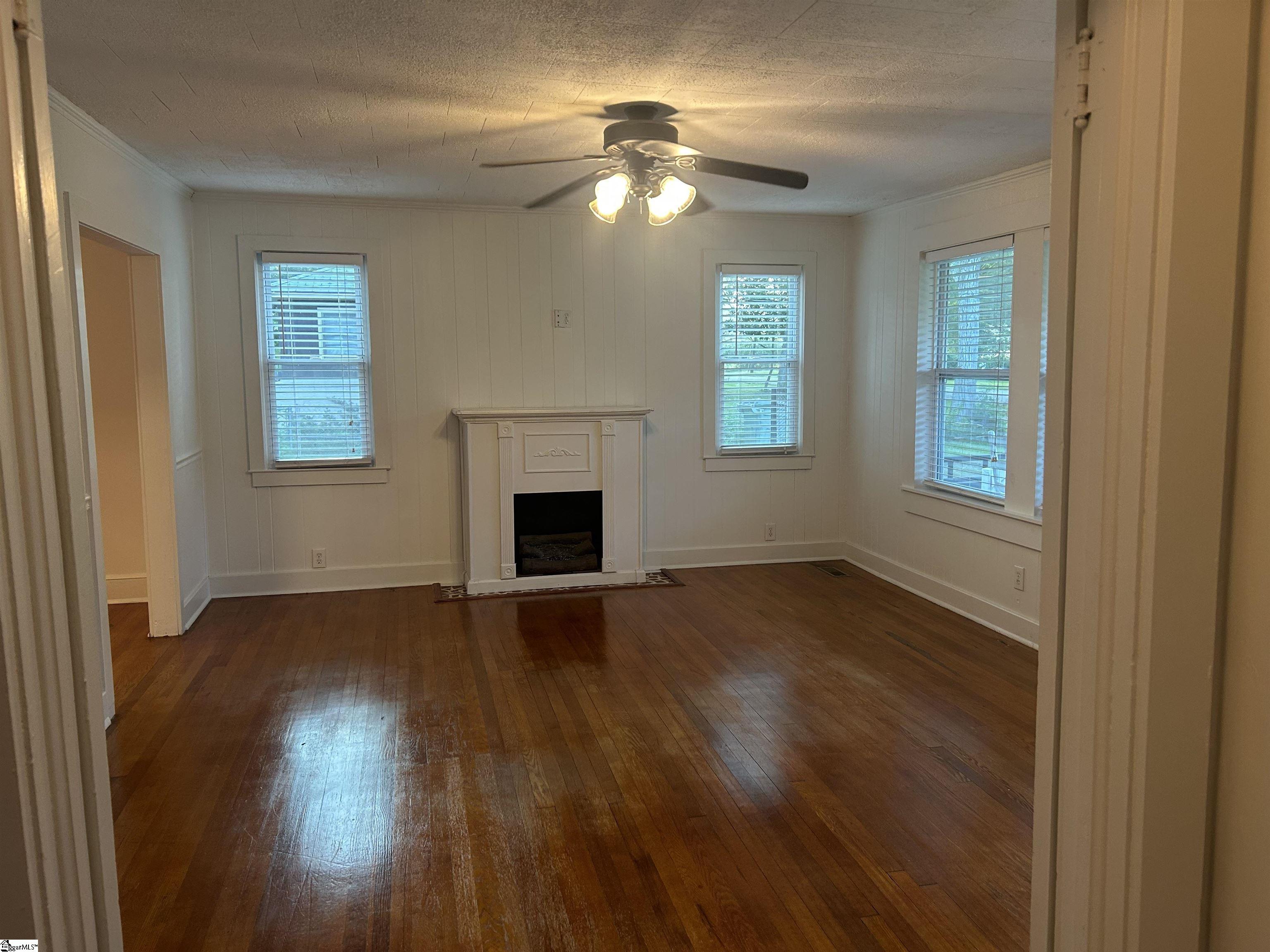 204 Elm Street Clinton, SC 29325 - Photo 29 of 36