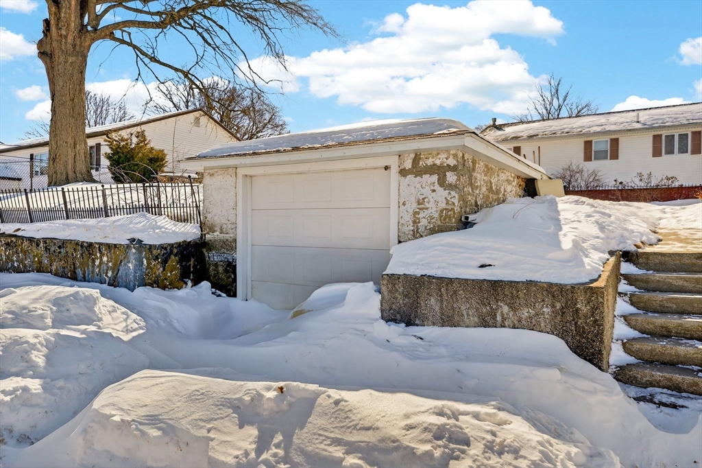 93 Lawton Street Fall River, MA 02721 - Photo 19 of 25