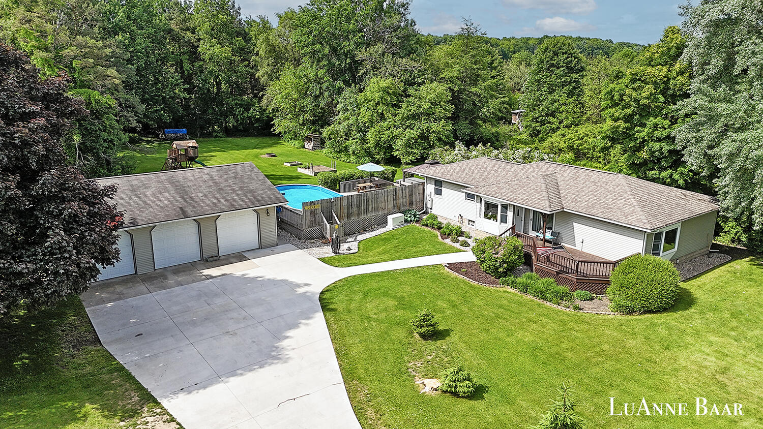 'Home Sweet Home' on 20 Acres!