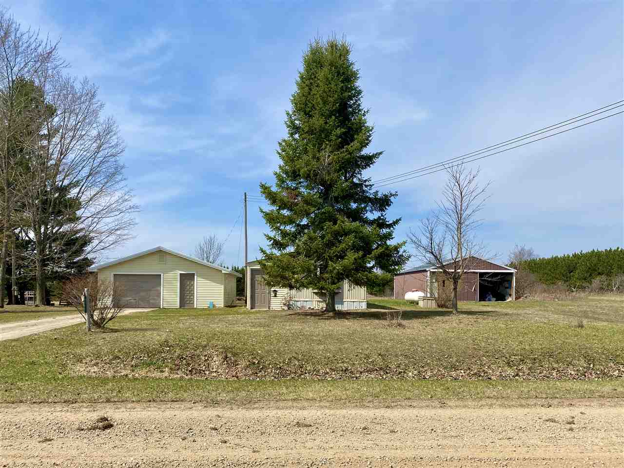 4171 Cassidy Road Gladwin, MI 48624 - Photo 2 of 20