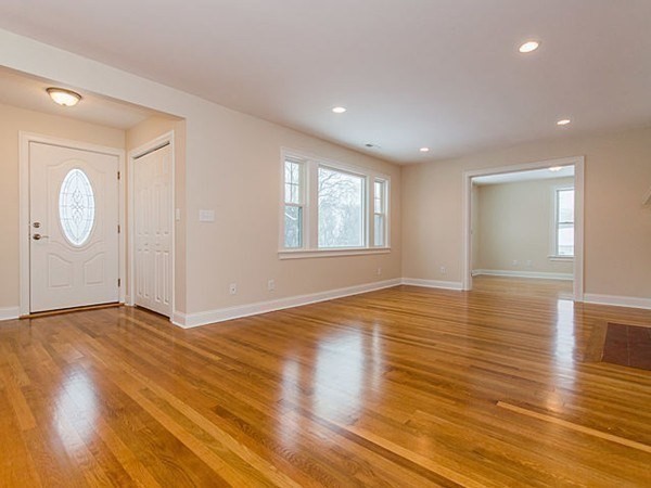 7 Christopher Road Waltham, MA 02451 - Photo 11 of 36 Gallery Image 11
