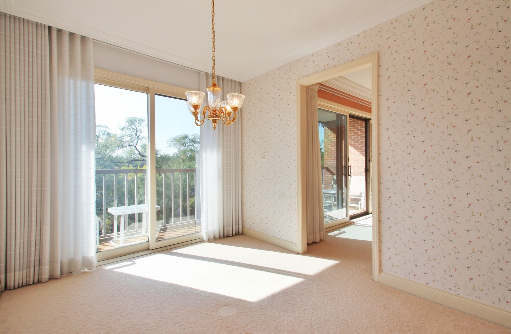 22 Park Lane, Unit 518 Park Ridge, IL 60068 - Photo 9 of 21 a view of a room with a porch