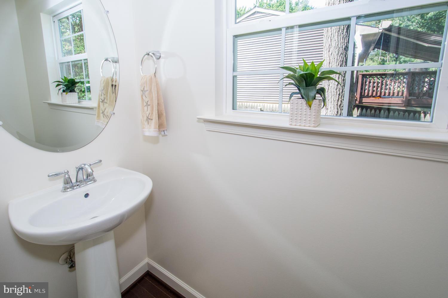 535 Kenmore Road Severna Park, MD 21146 - Photo 11 of 30 Powder Room