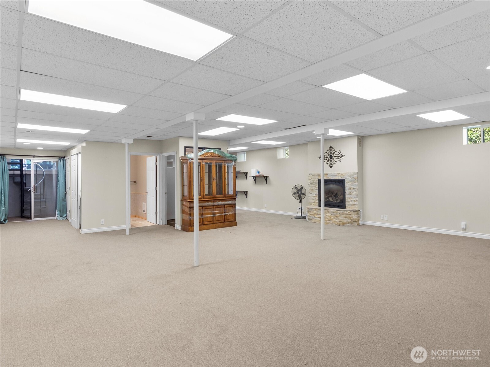 16035 42nd Avenue South SeaTac, WA 98188 - Photo 16 of 40