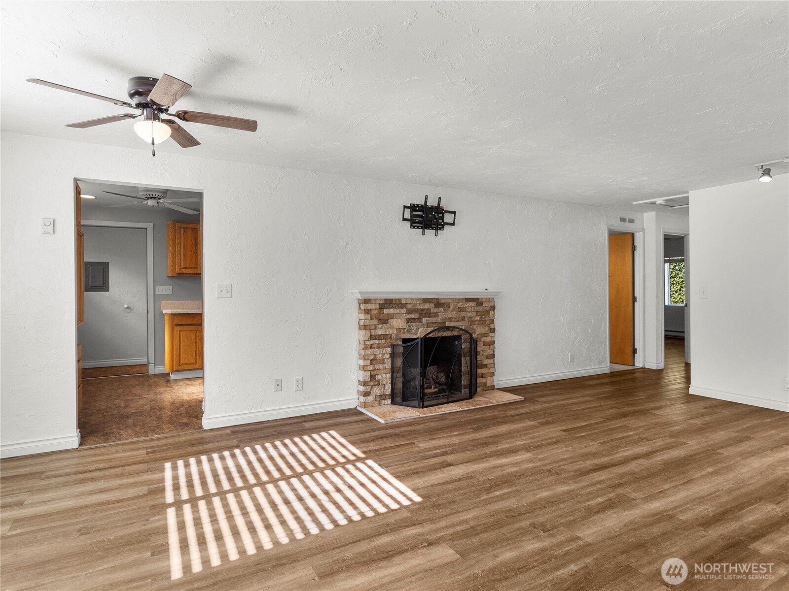 16035 42nd Avenue South SeaTac, WA 98188 - Photo 21 of 40