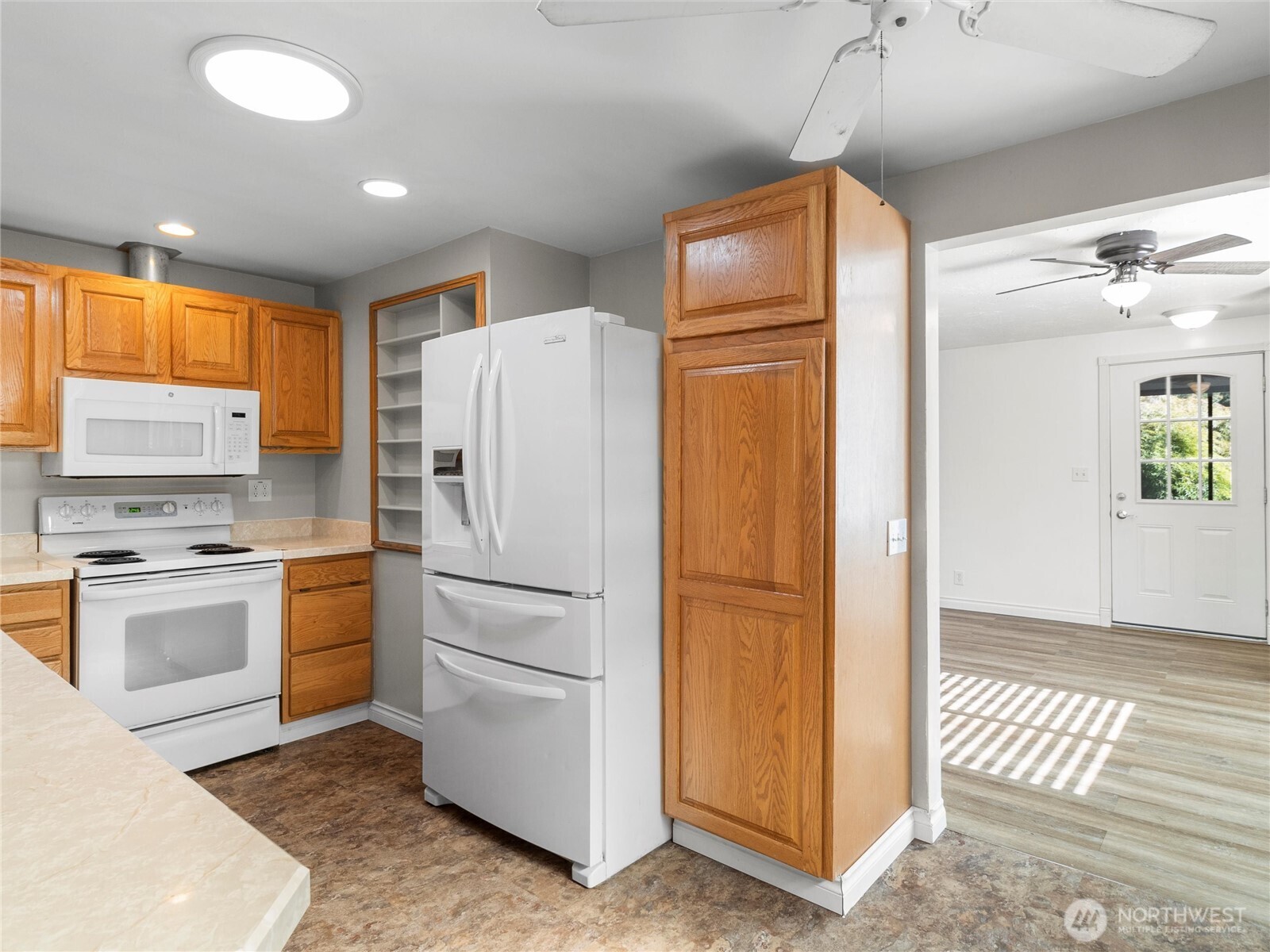 16035 42nd Avenue South SeaTac, WA 98188 - Photo 22 of 40