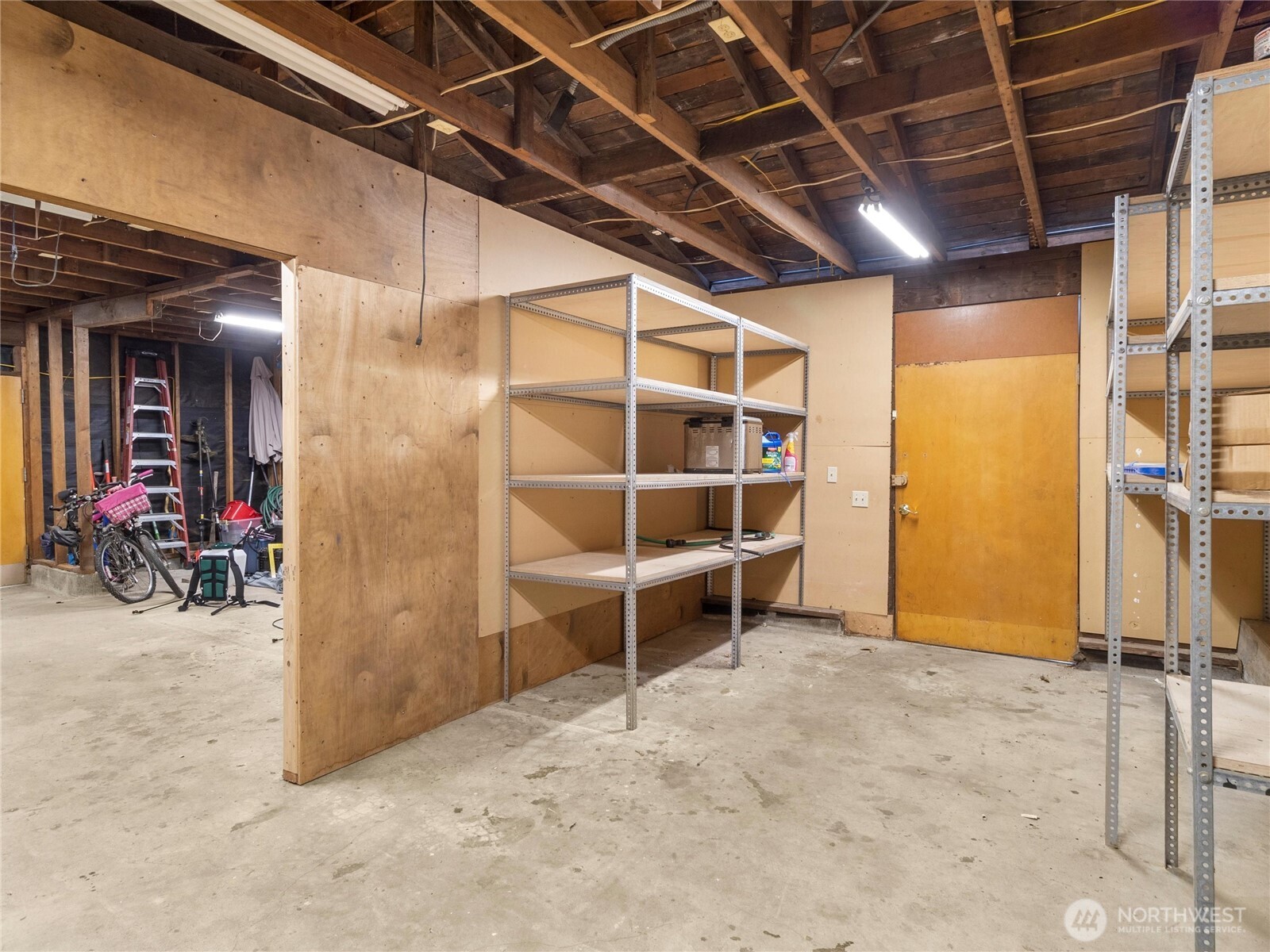 16035 42nd Avenue South SeaTac, WA 98188 - Photo 37 of 40