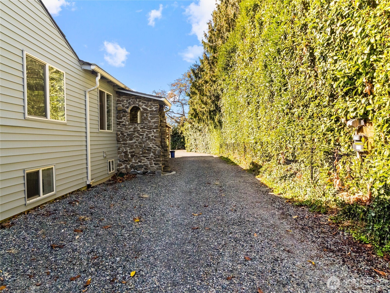 16035 42nd Avenue South SeaTac, WA 98188 - Photo 4 of 40