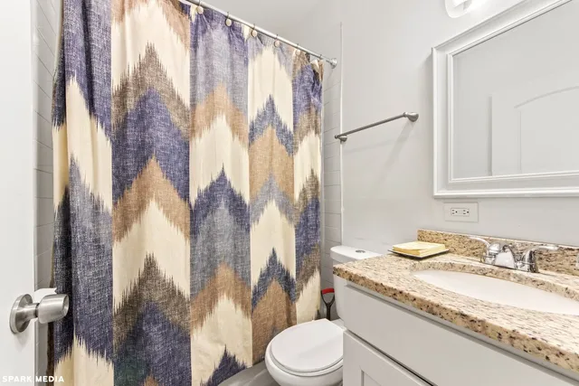 $2,300 | 1621 North McVicker Avenue, Unit 2, Chicago, IL 60639