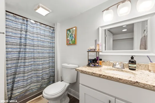 $2,300 | 1621 North McVicker Avenue, Unit 2, Chicago, IL 60639