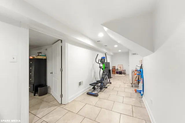 $2,300 | 1621 North McVicker Avenue, Unit 2, Chicago, IL 60639